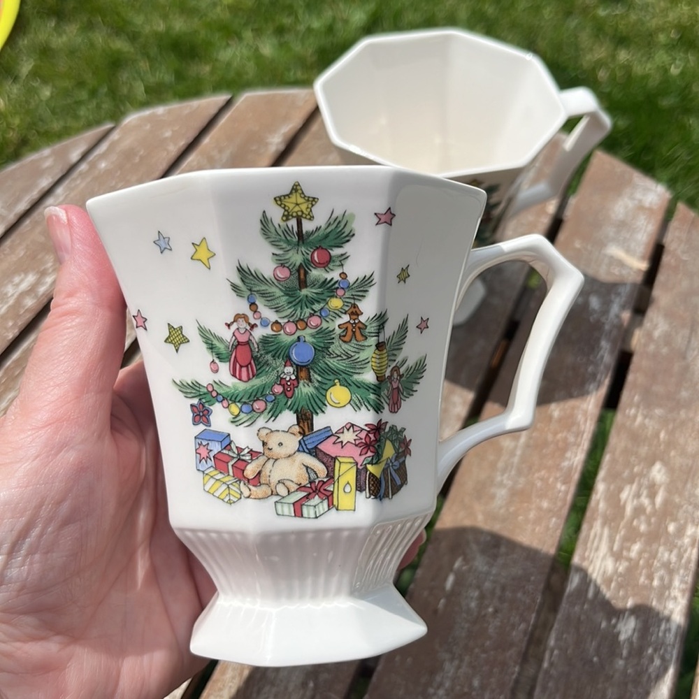 NIKKO Set of two Christmastime Nikki Japan mugs NIKKO Christmastime mug Japan